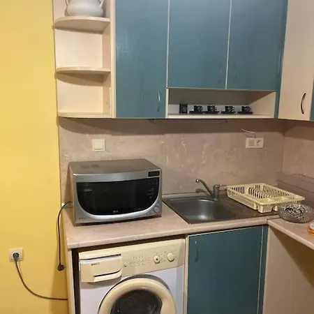 Apartment при Bond-100 м/2 със градина Burgas