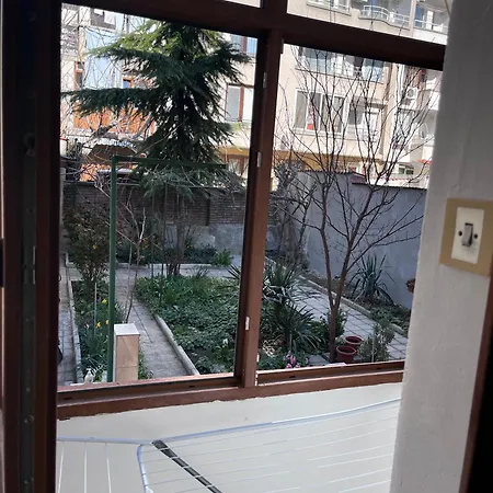 Apartment при Bond-100 м/2 със градина *